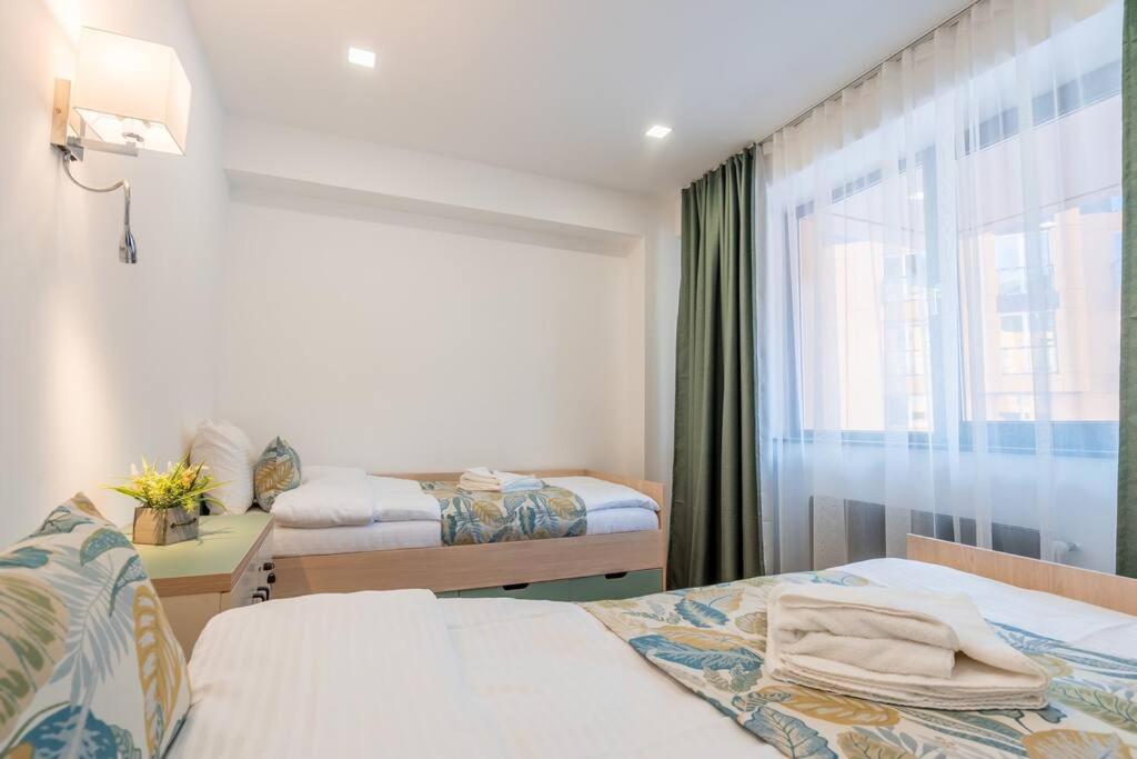 Spacious 2-Bed. Perfect For Family & Friends กูเดาริ ภายนอก รูปภาพ