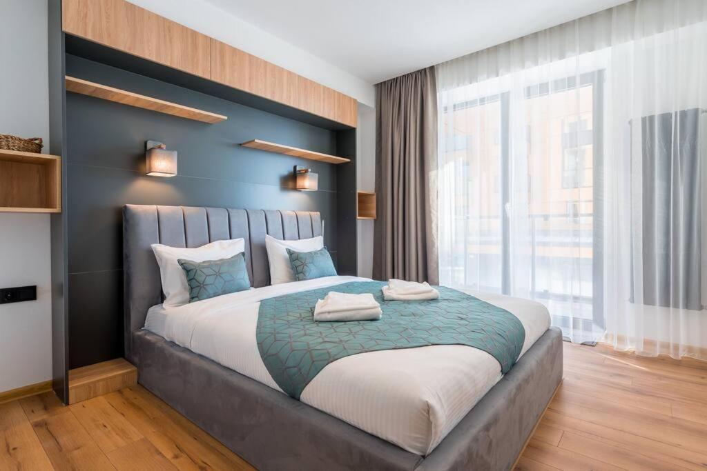 Spacious 2-Bed. Perfect For Family & Friends กูเดาริ ภายนอก รูปภาพ